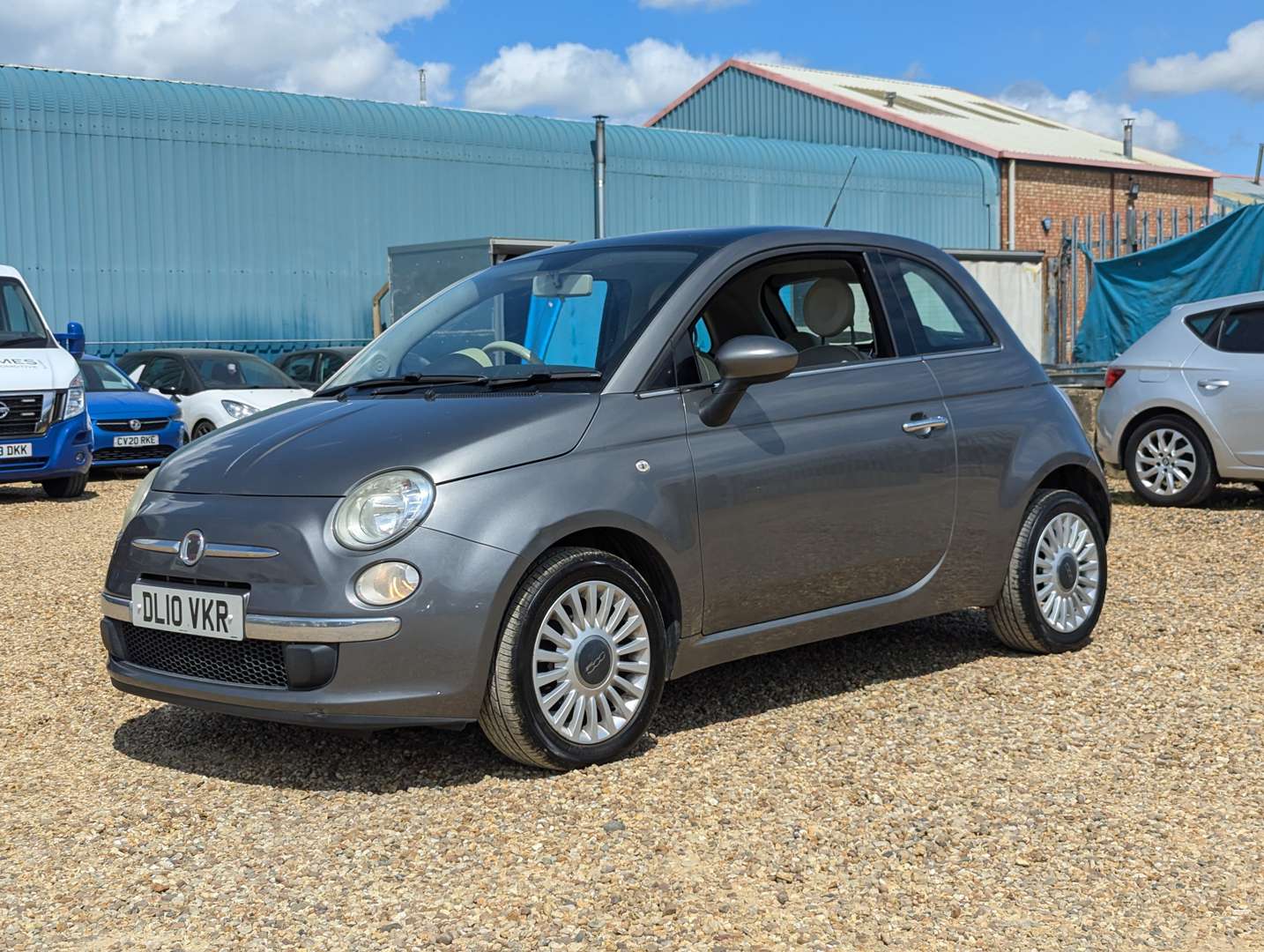 <p>2010 FIAT 500 LOUNGE</p>