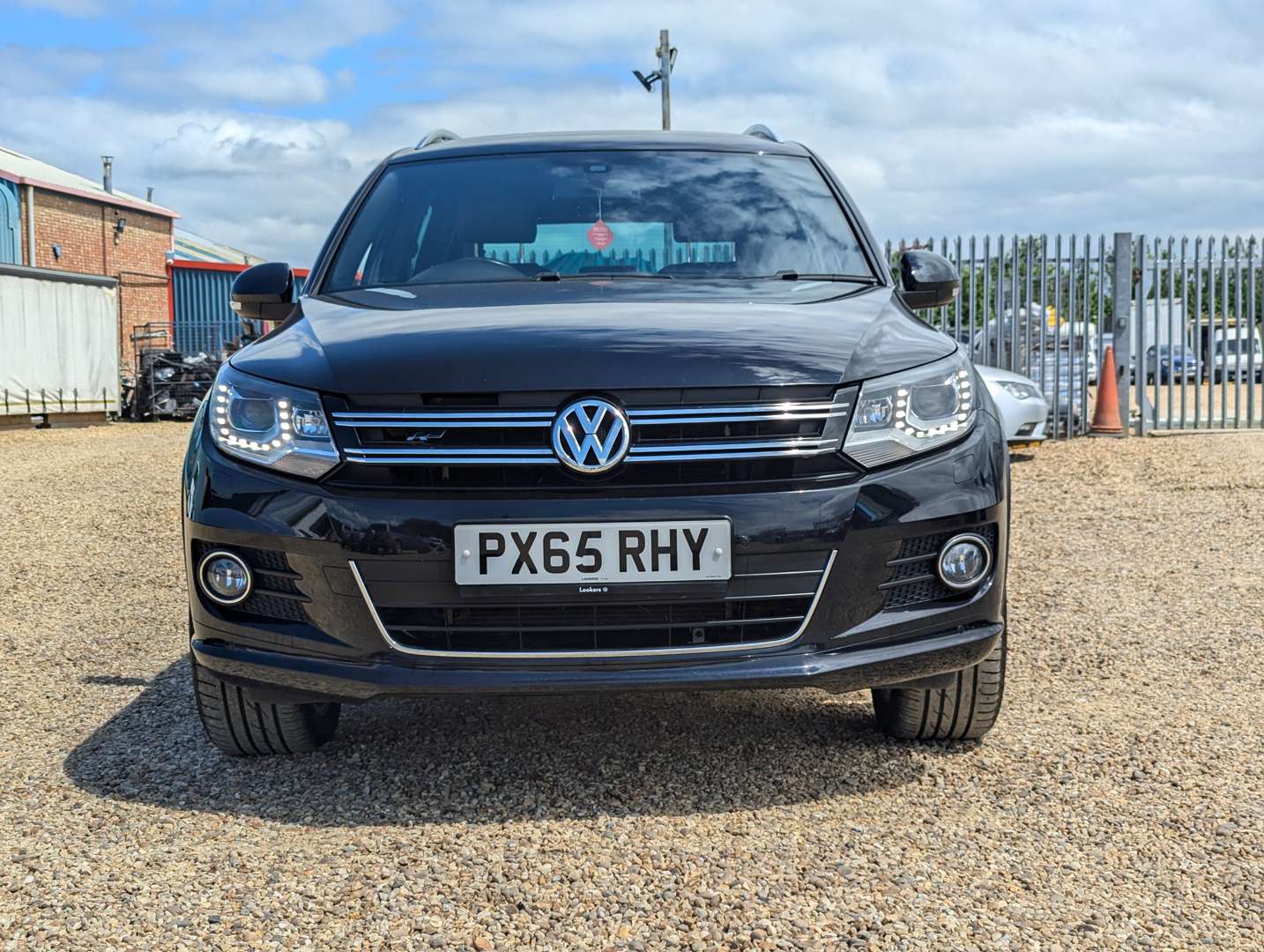 <p>2015 VOLKSWAGEN TIGUAN R LINE ED TDI BMT</p>