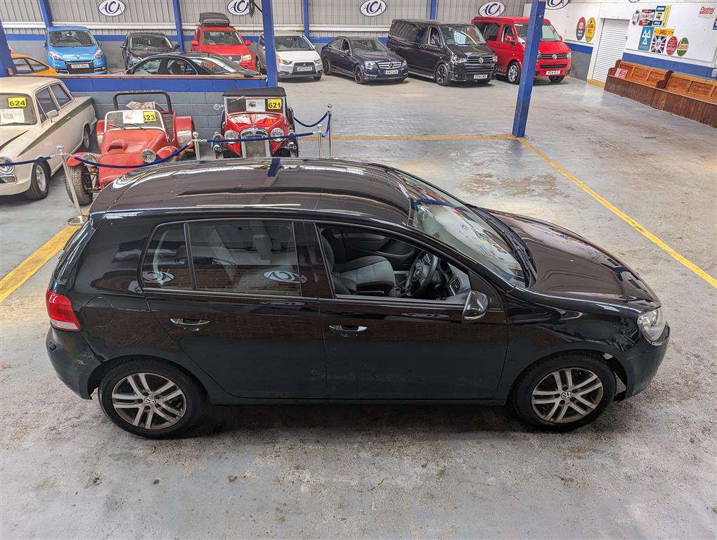 <p>2010 VOLKSWAGEN GOLF **SOLD</p>