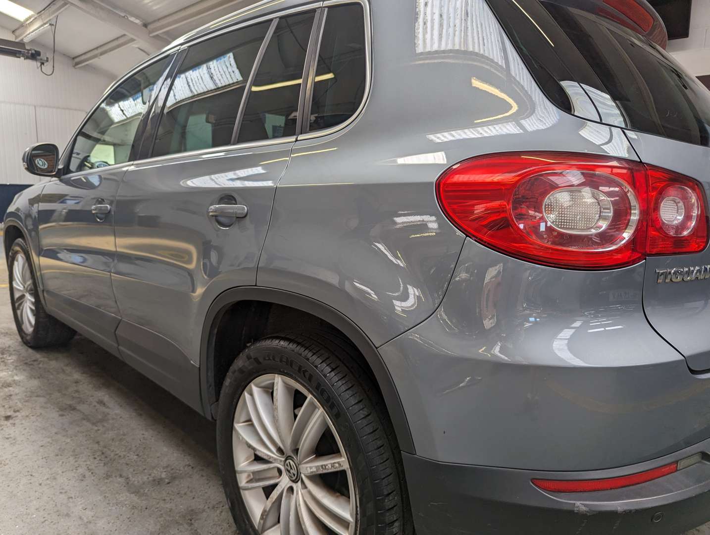 <p>2009 VOLKSWAGEN TIGUAN SPORT TDI 140 AUTO</p>