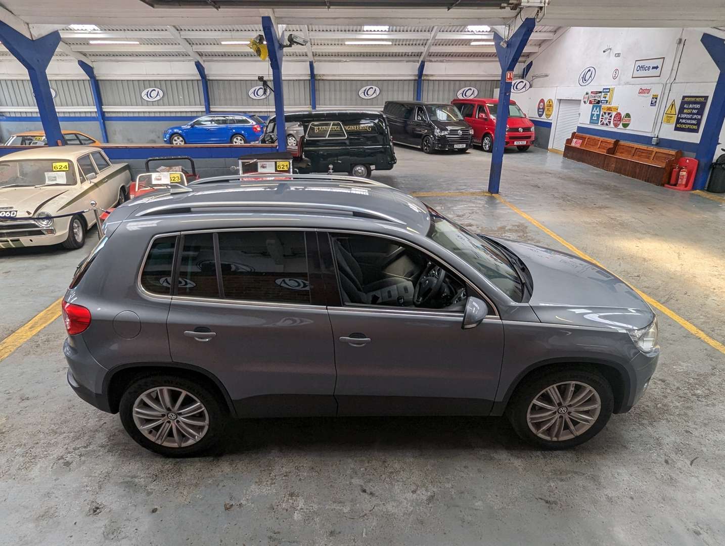 <p>2009 VOLKSWAGEN TIGUAN SPORT TDI 140 AUTO</p>