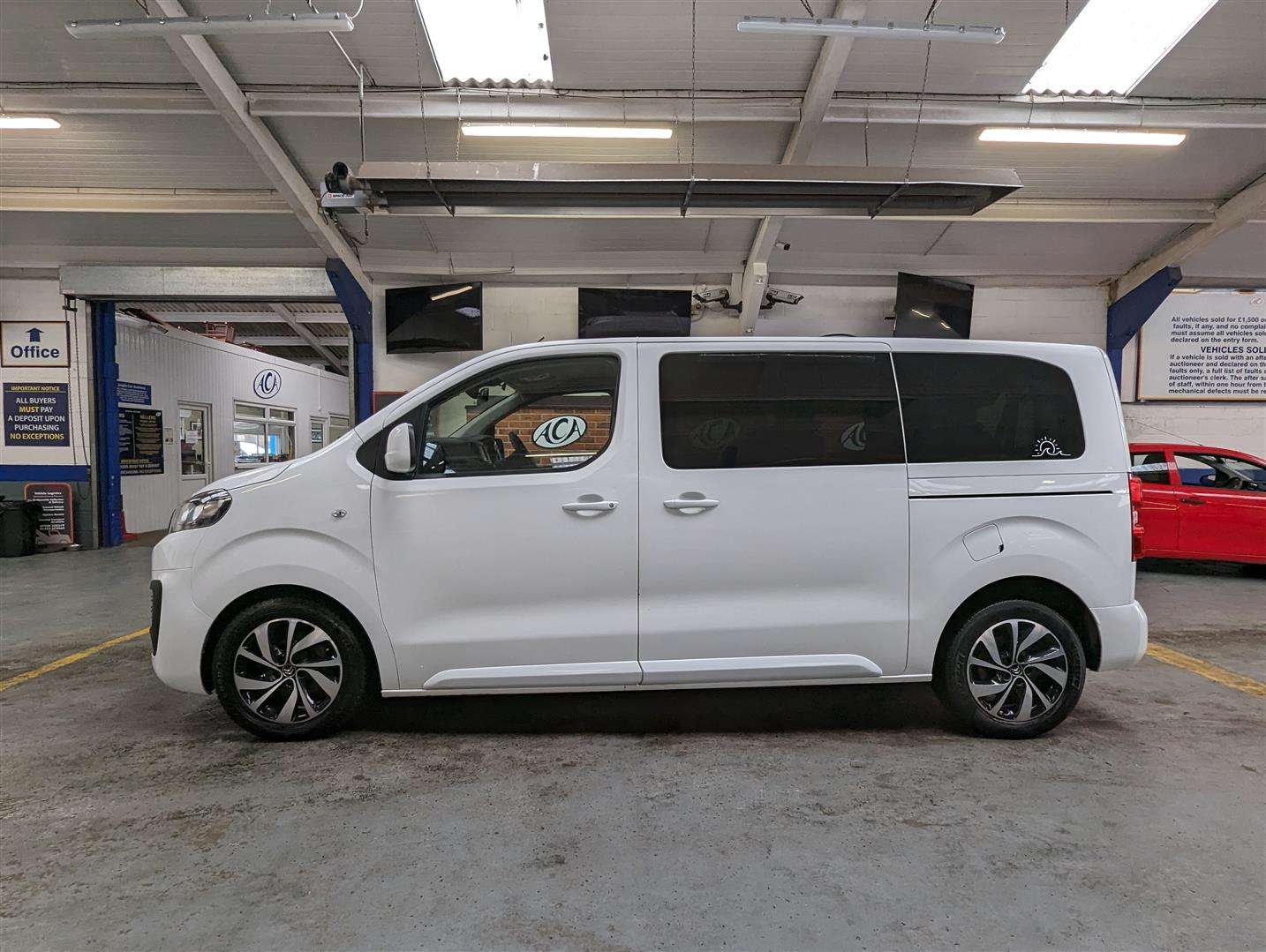 <p>2017 CITROEN SPACETOURER FEEL BLUEHDI</p>