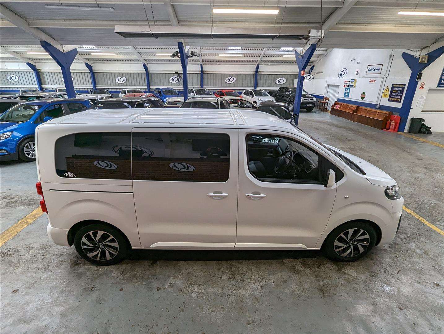 <p>2017 CITROEN SPACETOURER FEEL BLUEHDI</p>