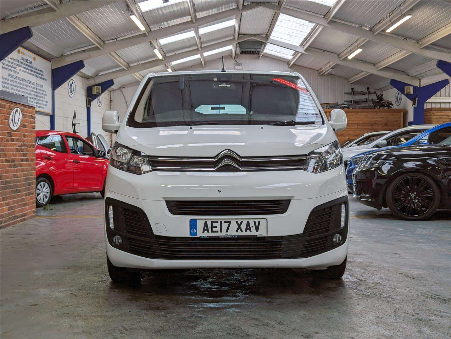 <p>2017 CITROEN SPACETOURER FEEL BLUEHDI</p>