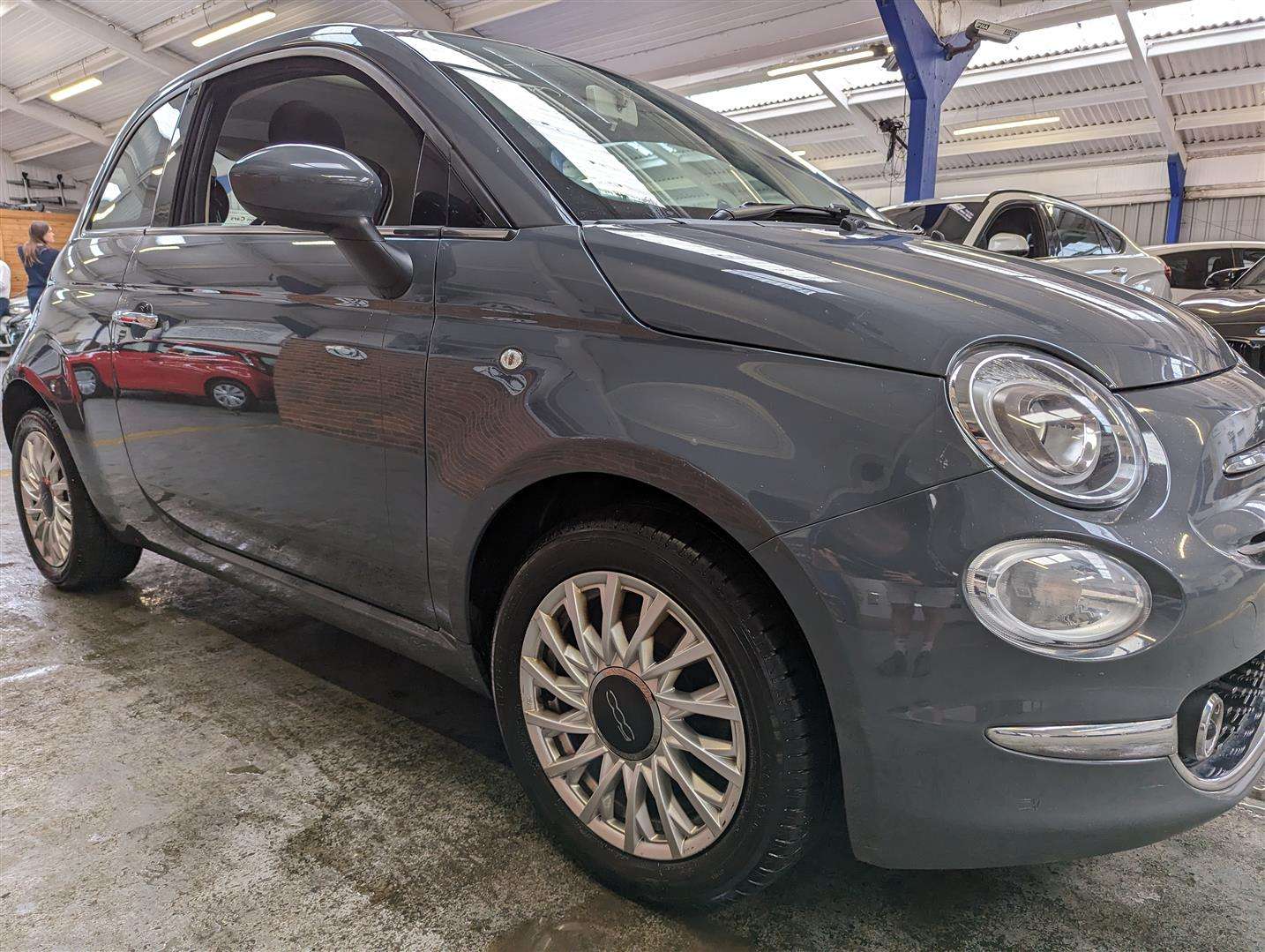 <p>2018 FIAT 500 LOUNGE</p>