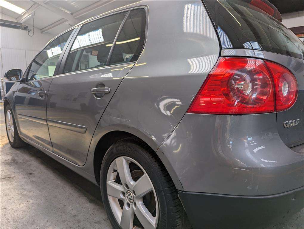 <p>2006 VOLKSWAGEN GOLF SPORT TSI</p>