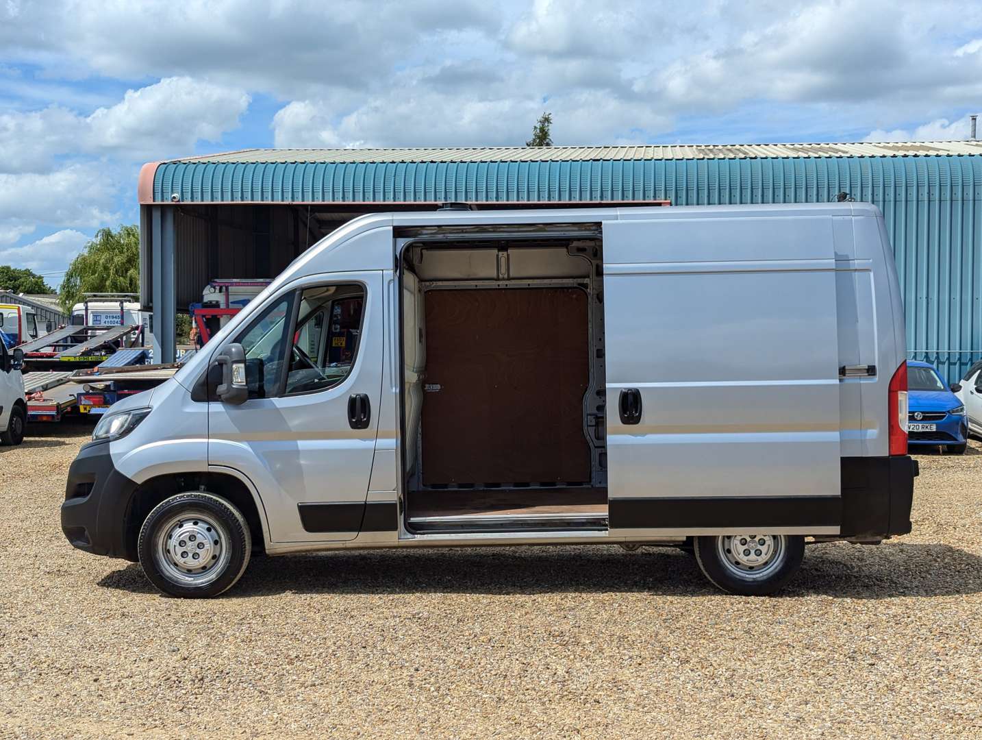 <p>2019 PEUGEOT BOXER 335 PRO L2H2 BHDI</p>