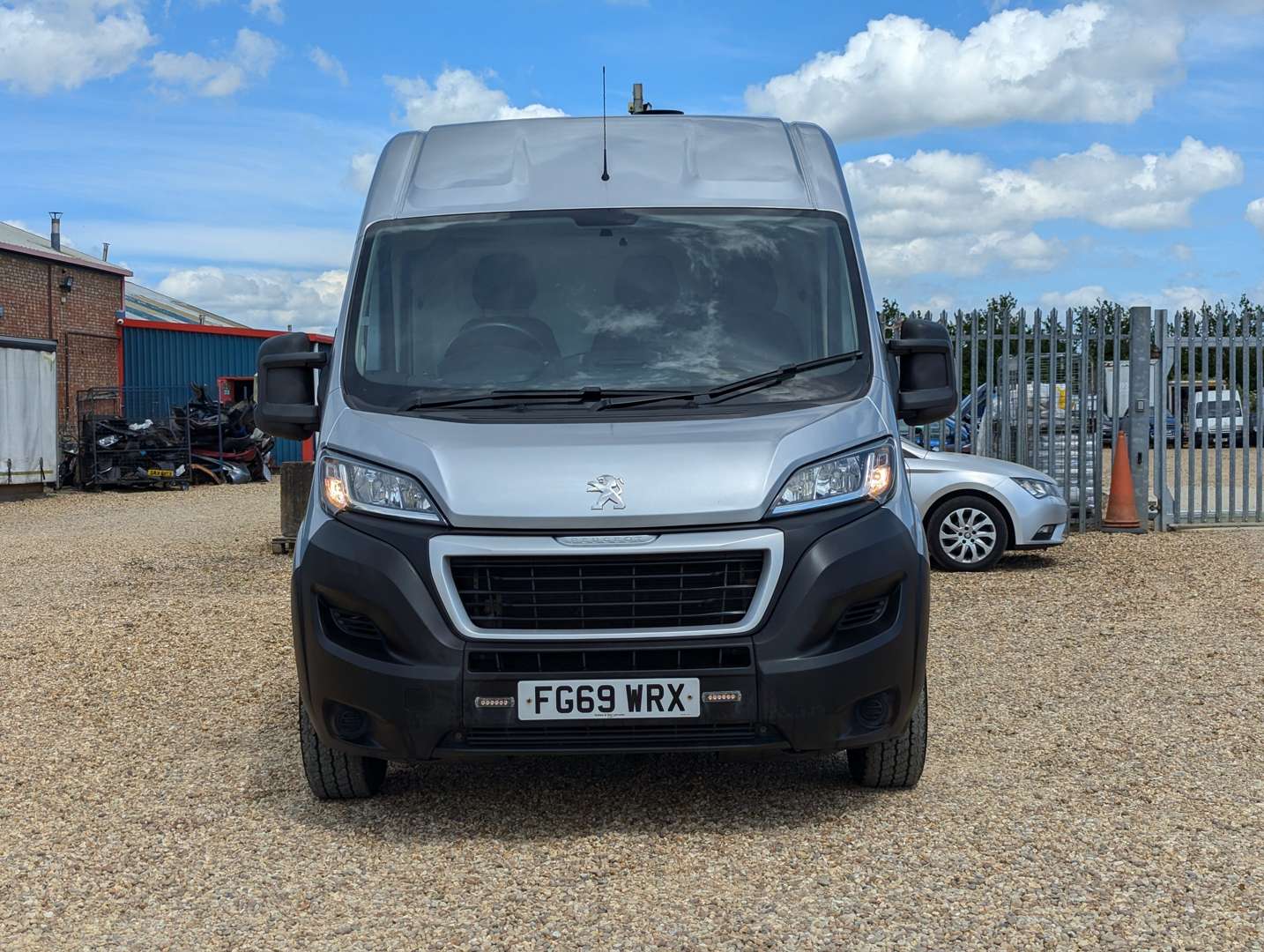 <p>2019 PEUGEOT BOXER 335 PRO L2H2 BHDI</p>