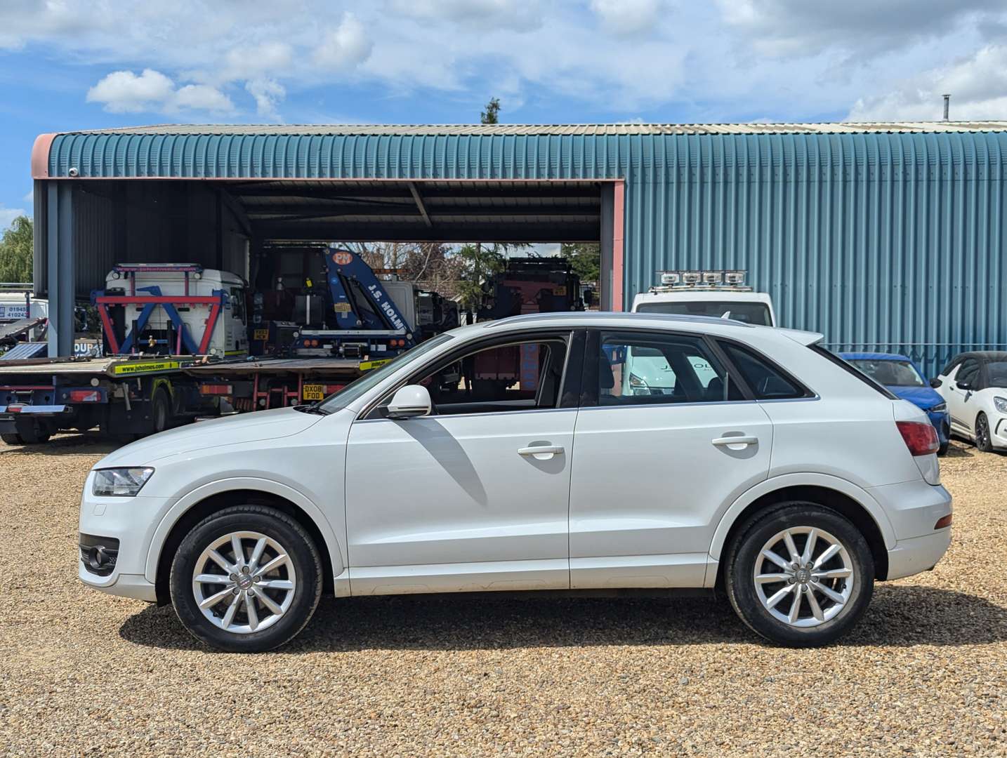 <p>2013 AUDI Q3 SE TDI</p>