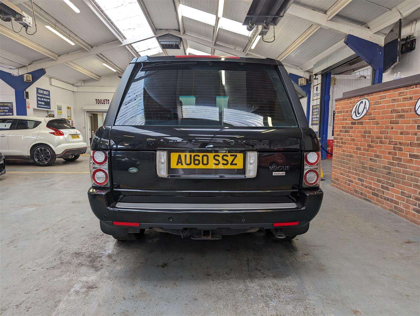 <p>2010 LAND ROVER RANGE ROVER VOGUE TDV8 AUTO</p>