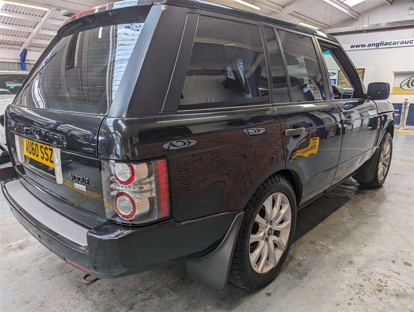 <p>2010 LAND ROVER RANGE ROVER VOGUE TDV8 AUTO</p>