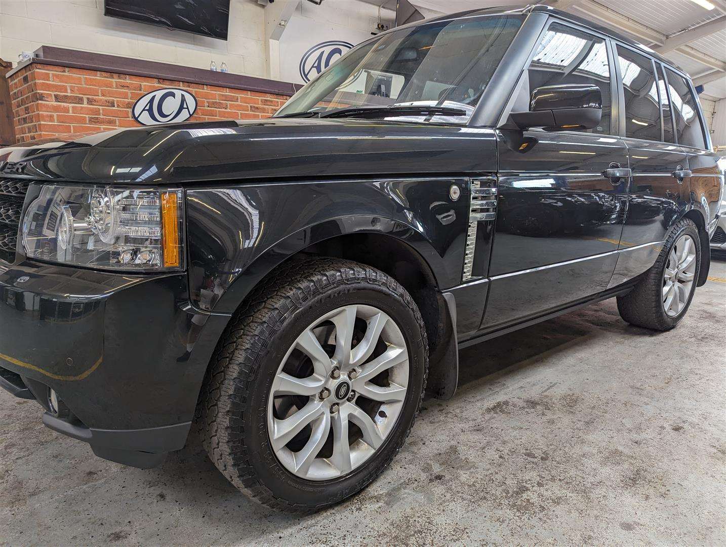 <p>2010 LAND ROVER RANGE ROVER VOGUE TDV8 AUTO</p>