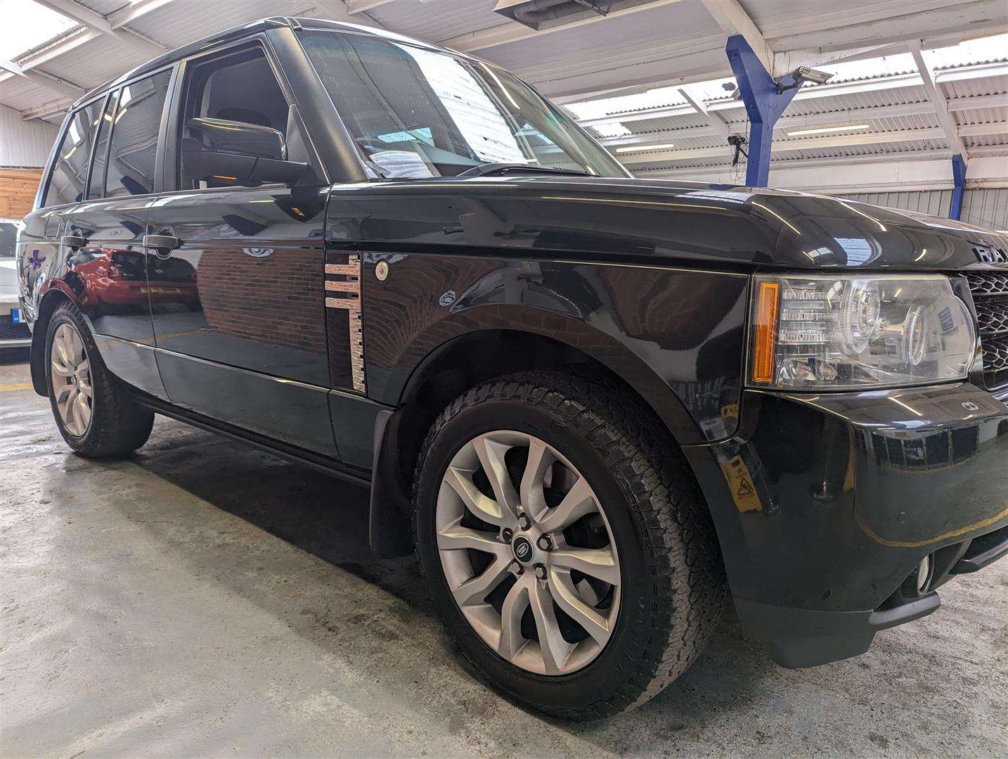 <p>2010 LAND ROVER RANGE ROVER VOGUE TDV8 AUTO</p>