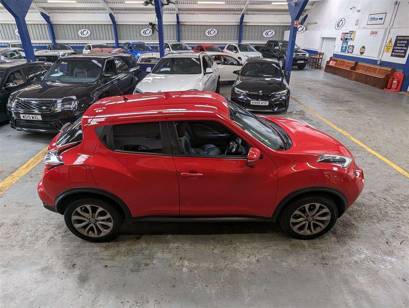 <p>2015 NISSAN JUKE TEKNA DCI</p>