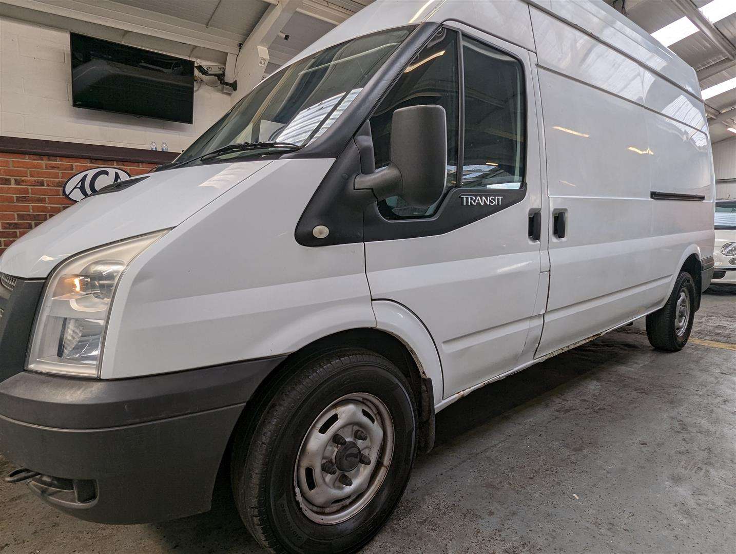 <p>2013 FORD TRANSIT 125 T350 RWD</p>