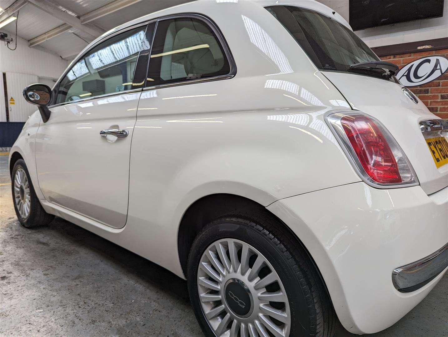 <p>2010 FIAT 500 LOUNGE</p>