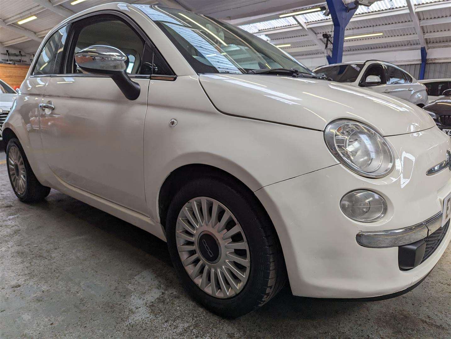 <p>2010 FIAT 500 LOUNGE</p>