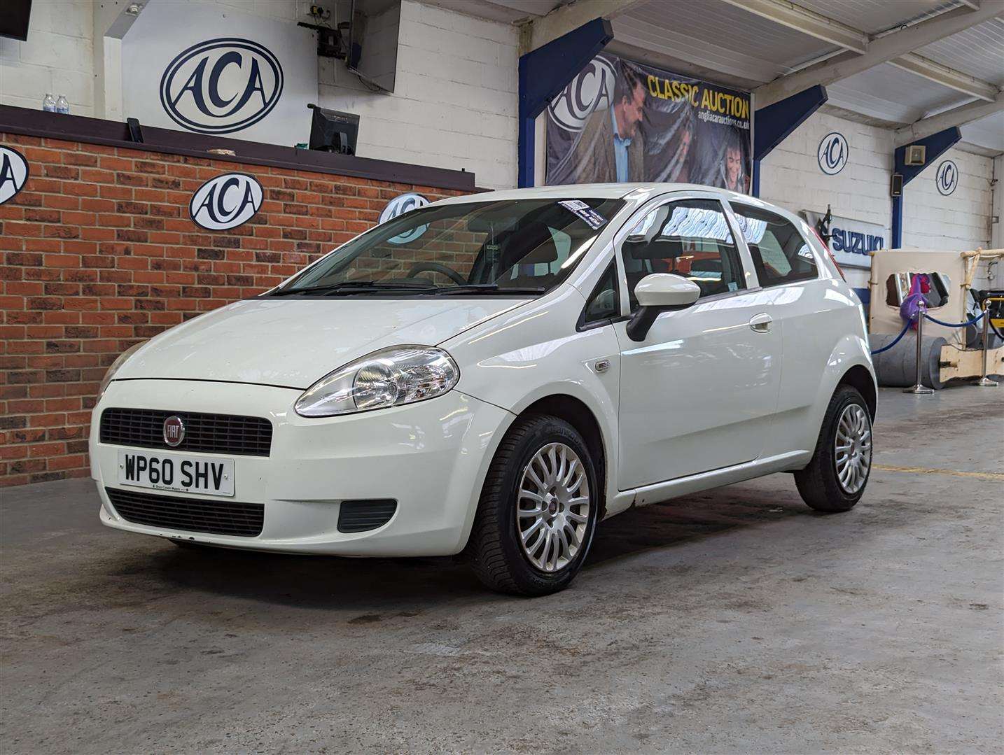 <p>2010 FIAT GRANDE PUNTO SOUND</p>