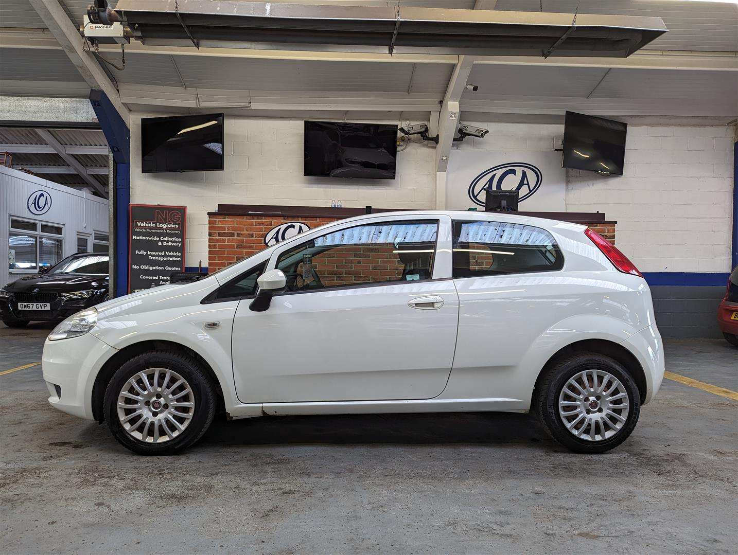 <p>2010 FIAT GRANDE PUNTO SOUND</p>