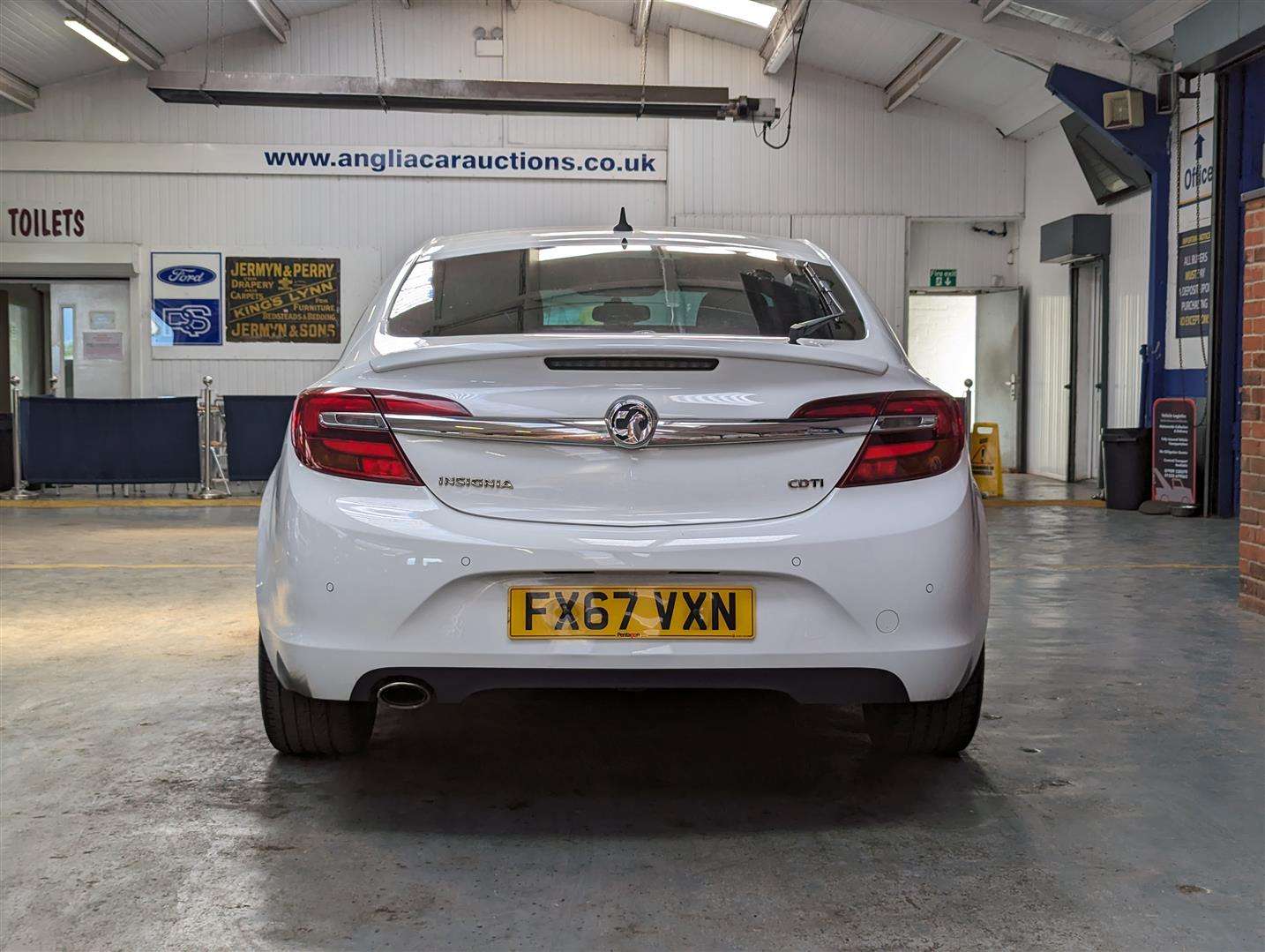 <p>2017 VAUXHALL INSIGNIA SRI NAV CDTI EFL</p>