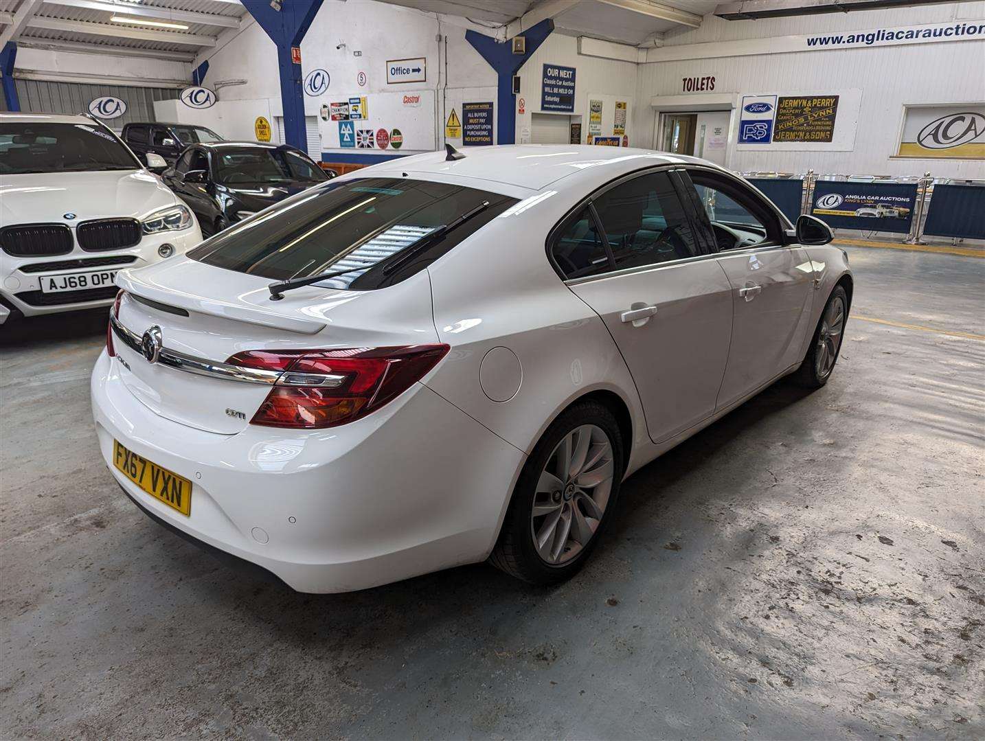 <p>2017 VAUXHALL INSIGNIA SRI NAV CDTI EFL</p>