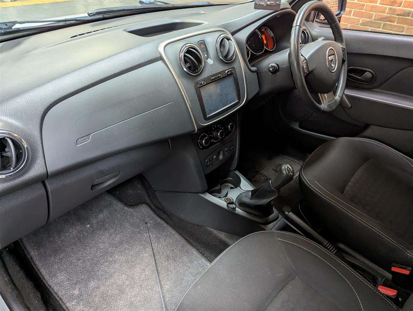 <p>2015 DACIA LOGAN MCV LAUREATE TCE</p>