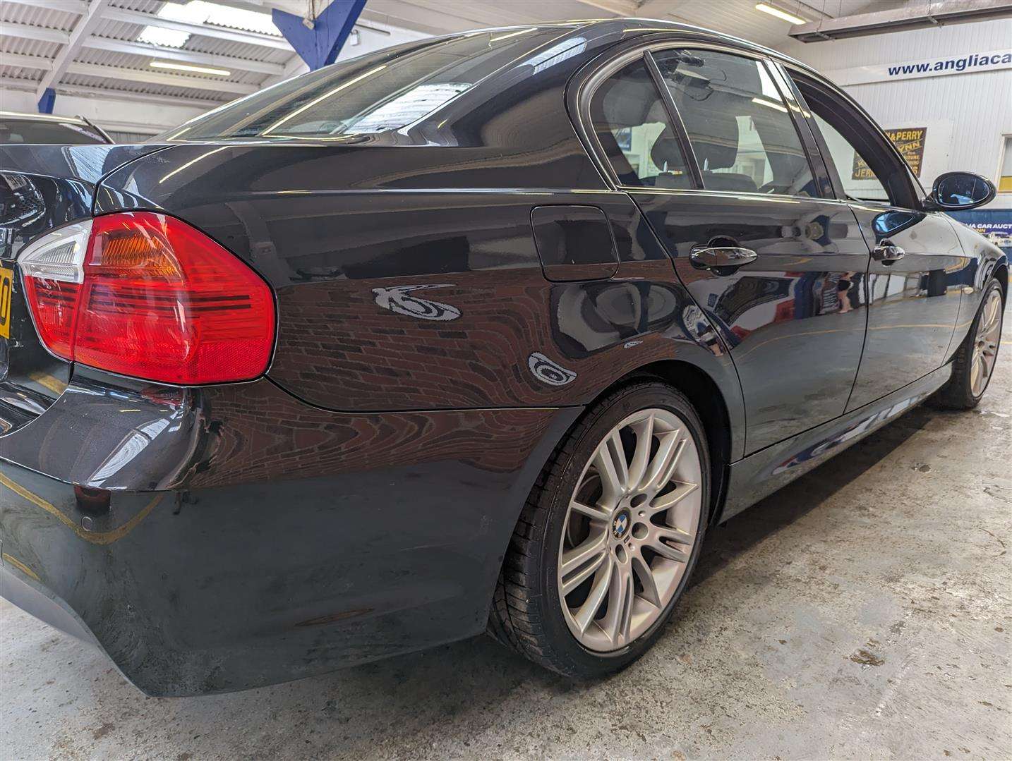 <p>2005 BMW 320I M SPORT</p>