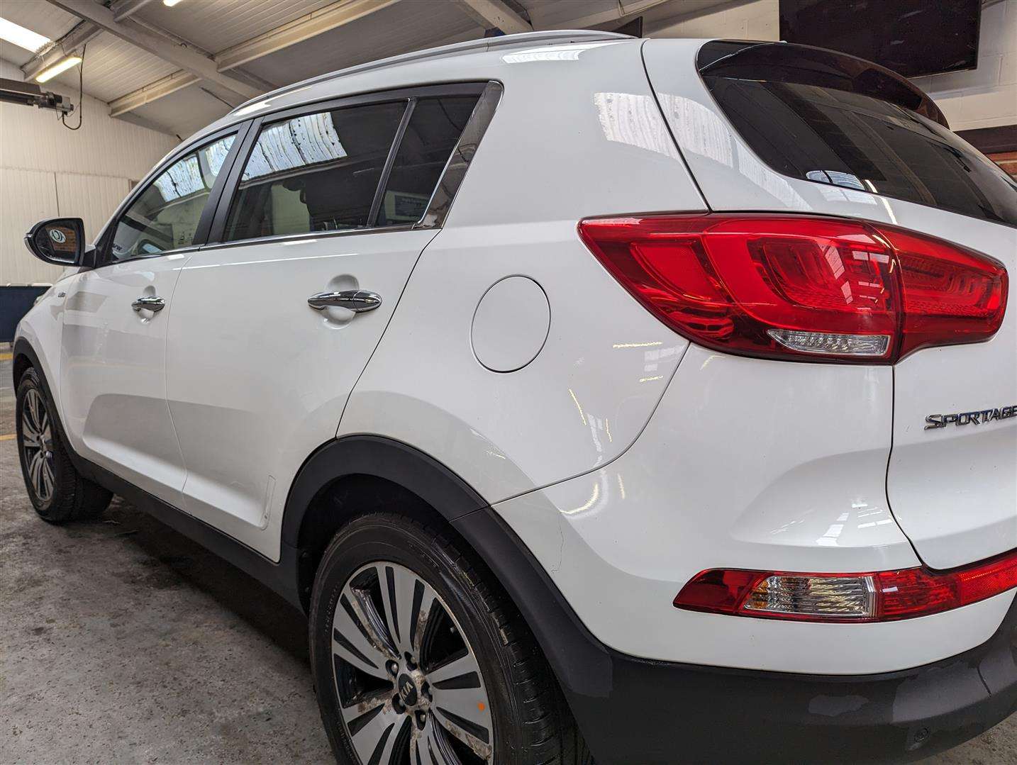 <p>2015 KIA SPORTAGE KX-4 CRDI</p>