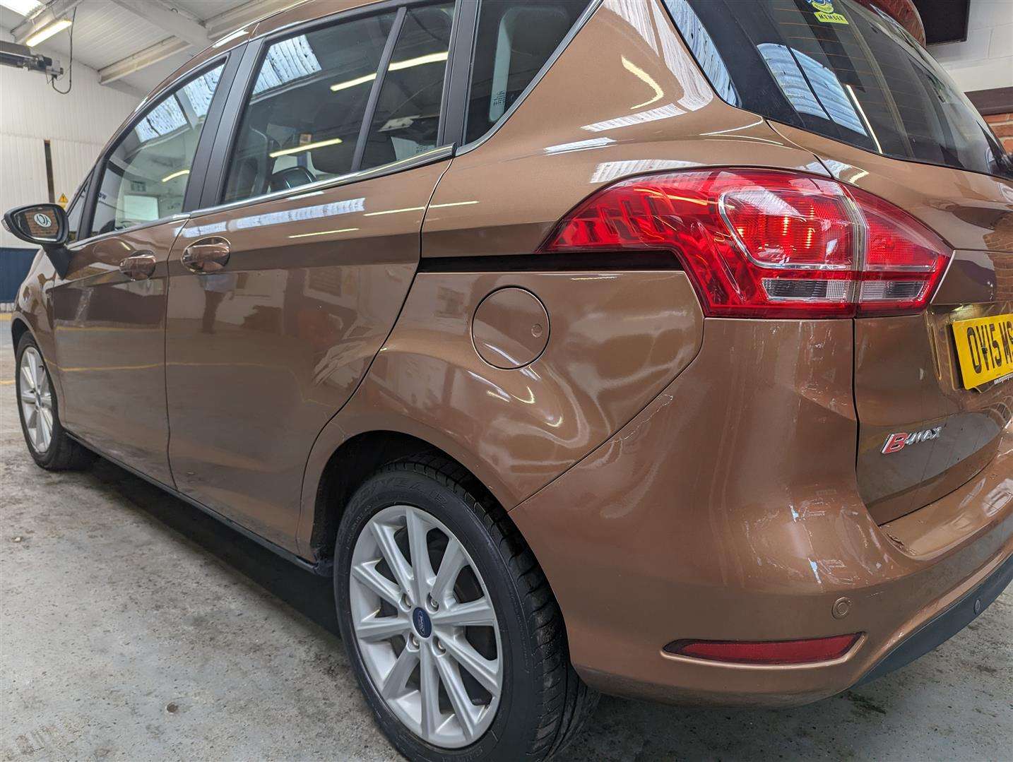 <p>2015 FORD B-MAX TITANIUM AUTO</p>