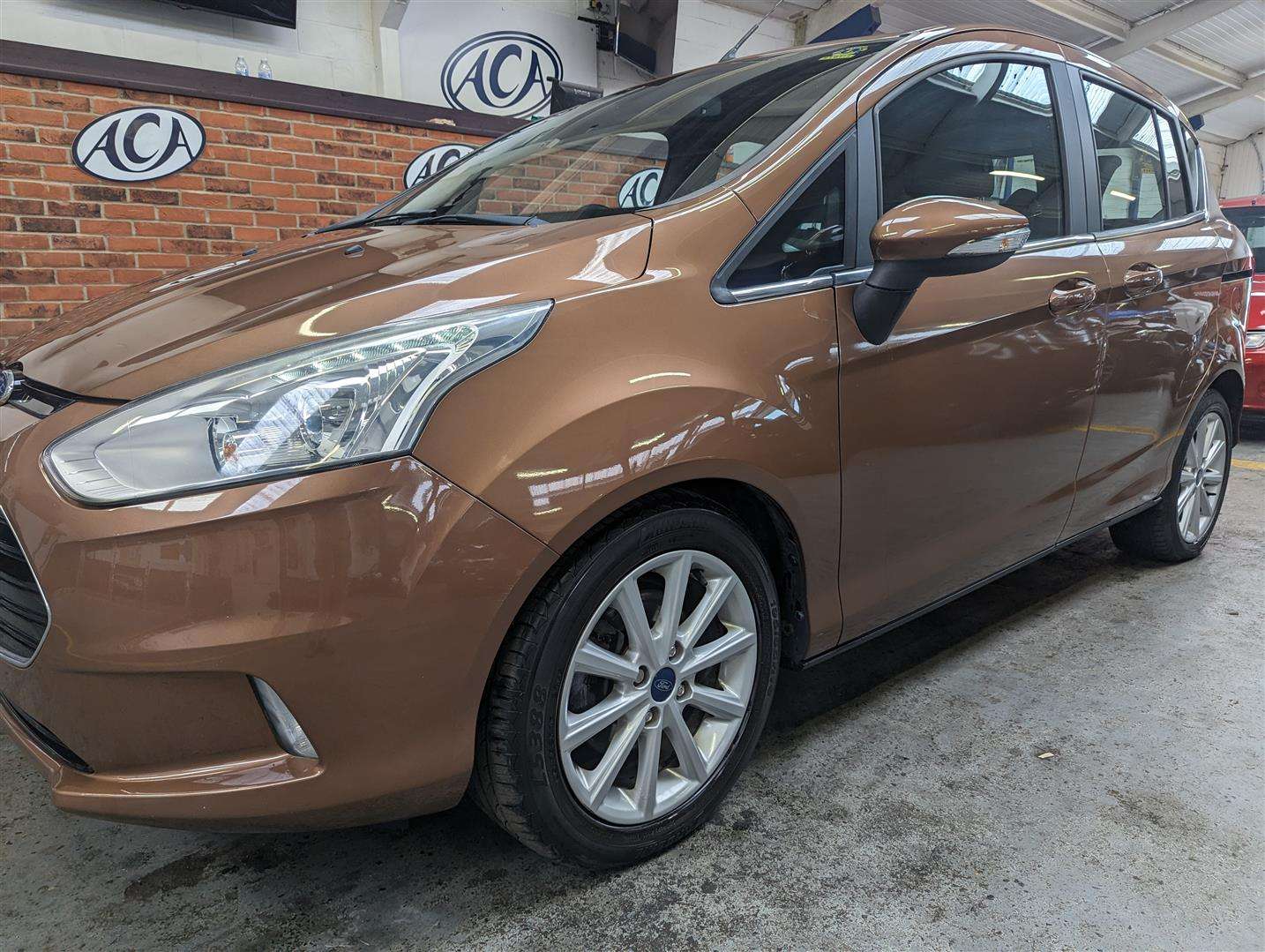 <p>2015 FORD B-MAX TITANIUM AUTO</p>