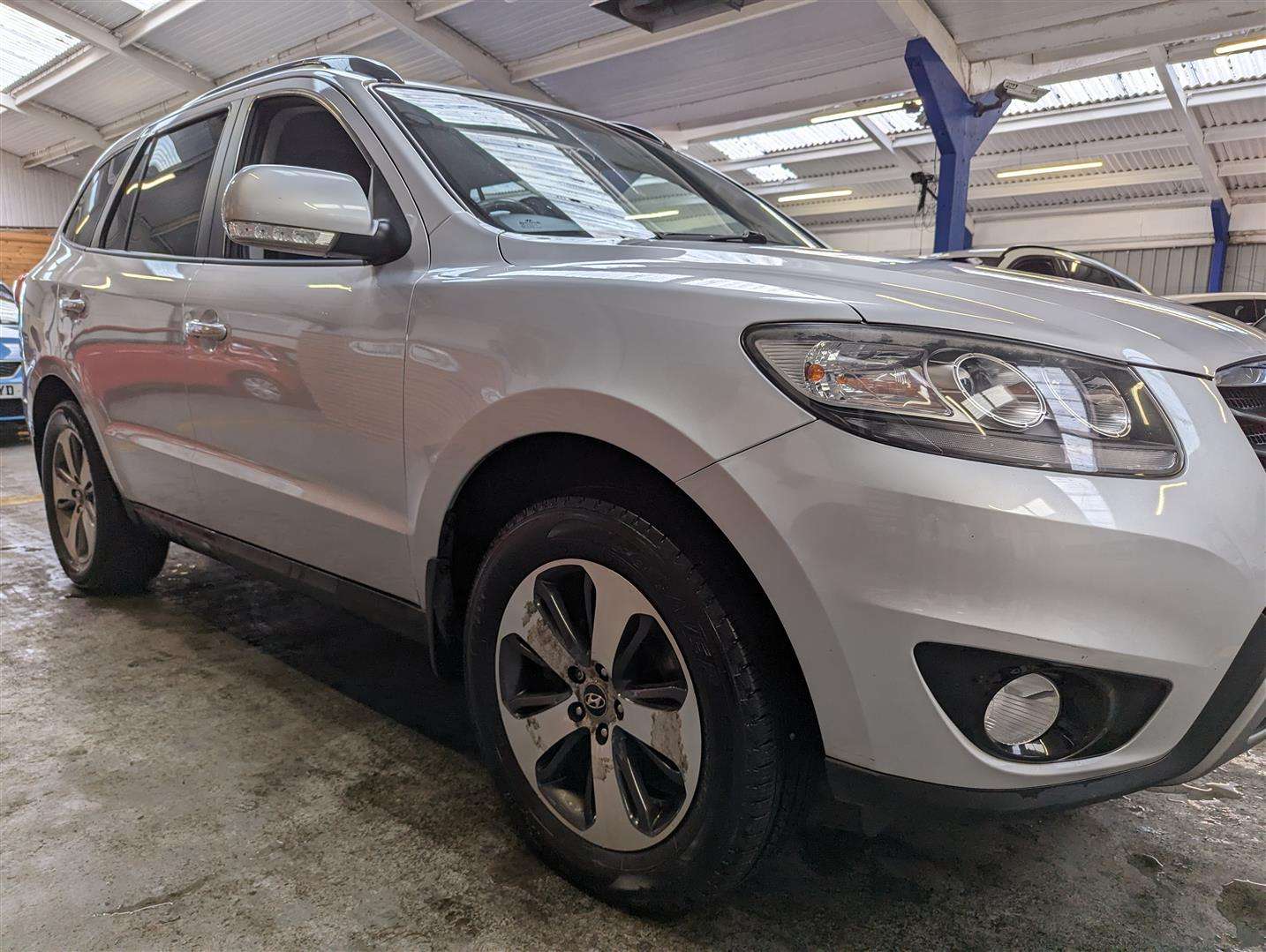 <p>2012 HYUNDAI SANTA FE PREMIUM CRDI</p>