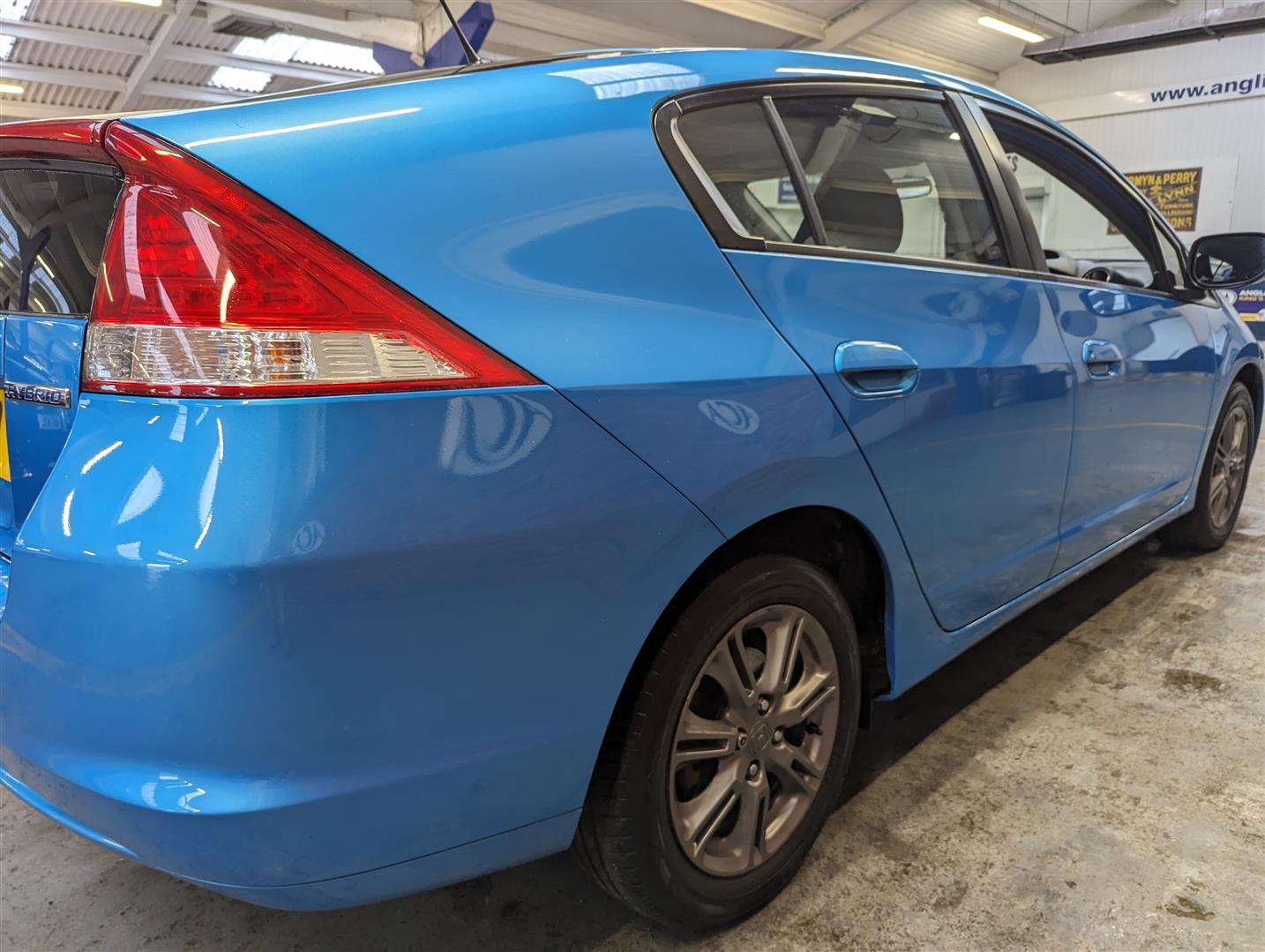 <p>2011 HONDA INSIGHT SE CVT</p>