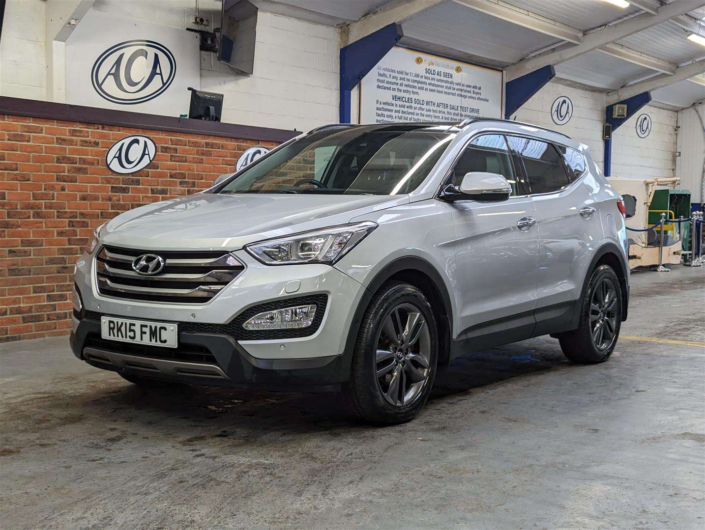 <p>2015 HYUNDAI SANTA FE PREMIUM SE CRDI</p>