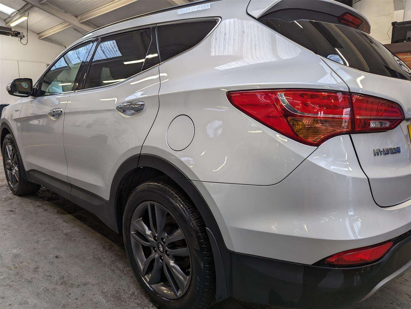 <p>2015 HYUNDAI SANTA FE PREMIUM SE CRDI</p>