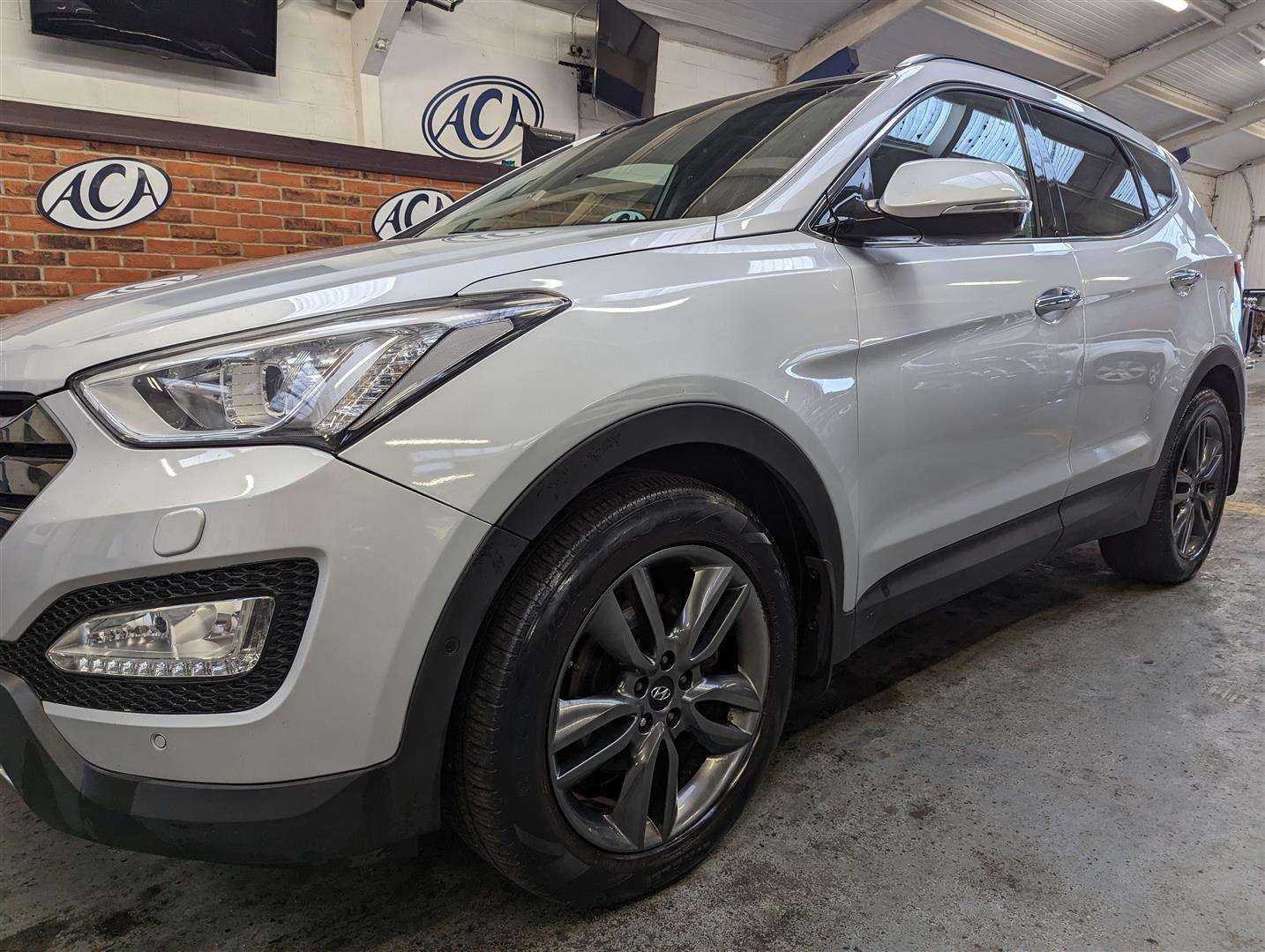 <p>2015 HYUNDAI SANTA FE PREMIUM SE CRDI</p>