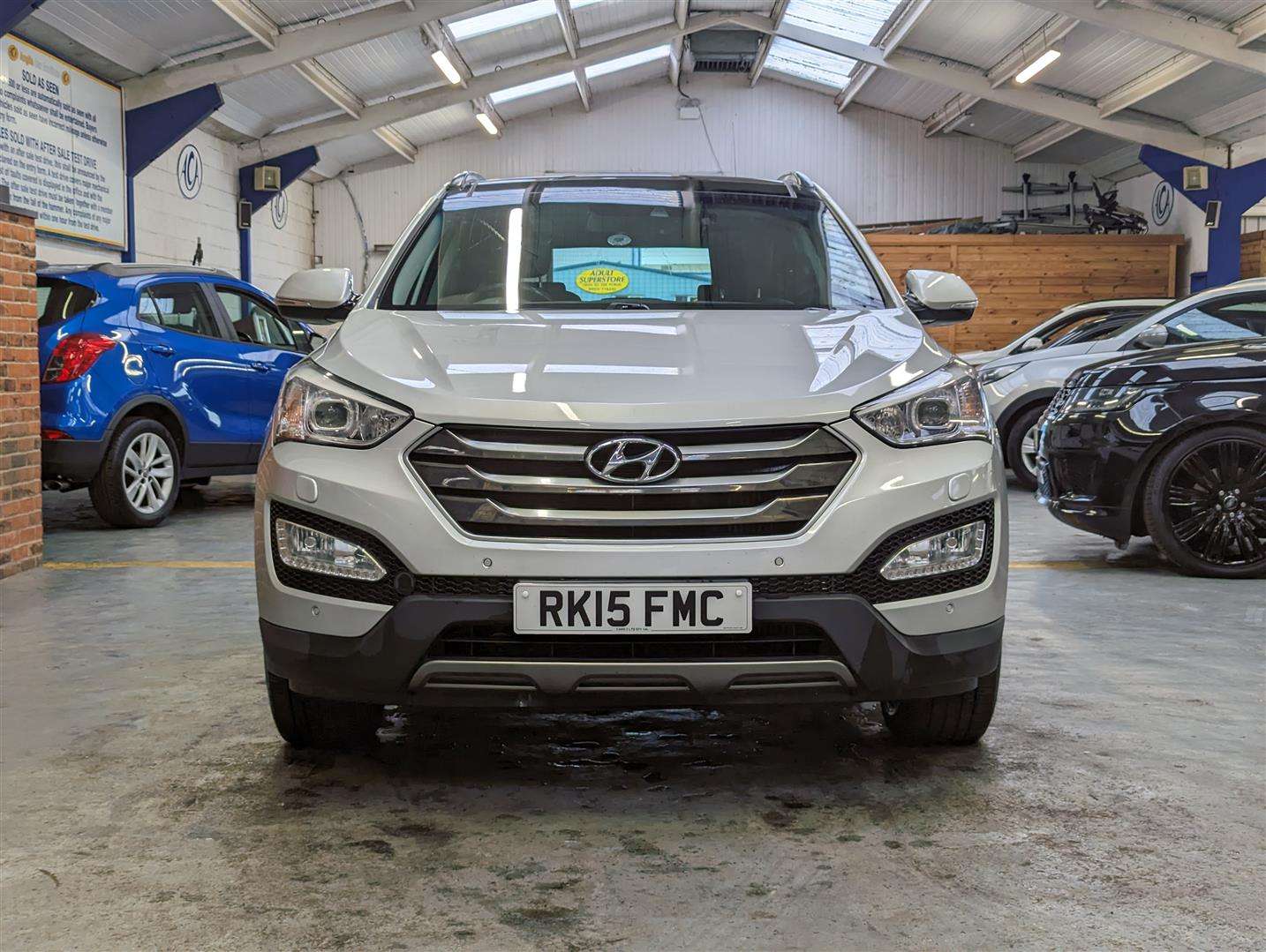 <p>2015 HYUNDAI SANTA FE PREMIUM SE CRDI</p>