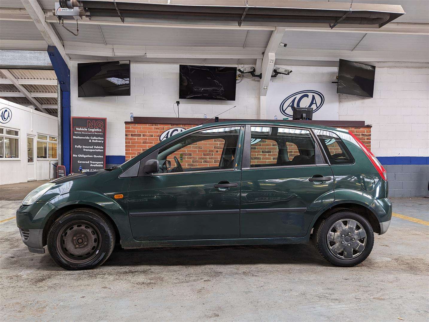 <p>2005 FORD FIESTA LX</p>