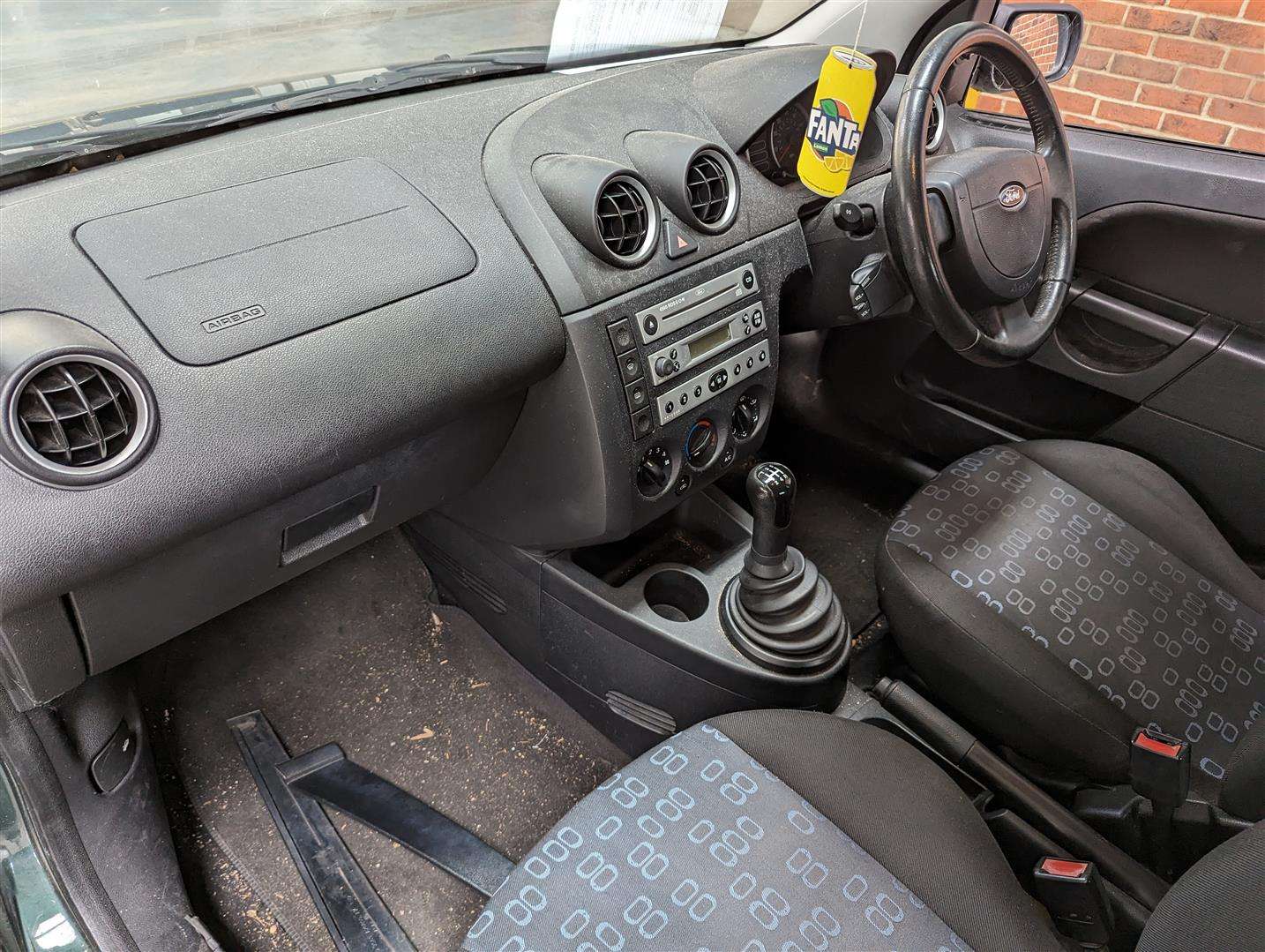 <p>2005 FORD FIESTA LX</p>