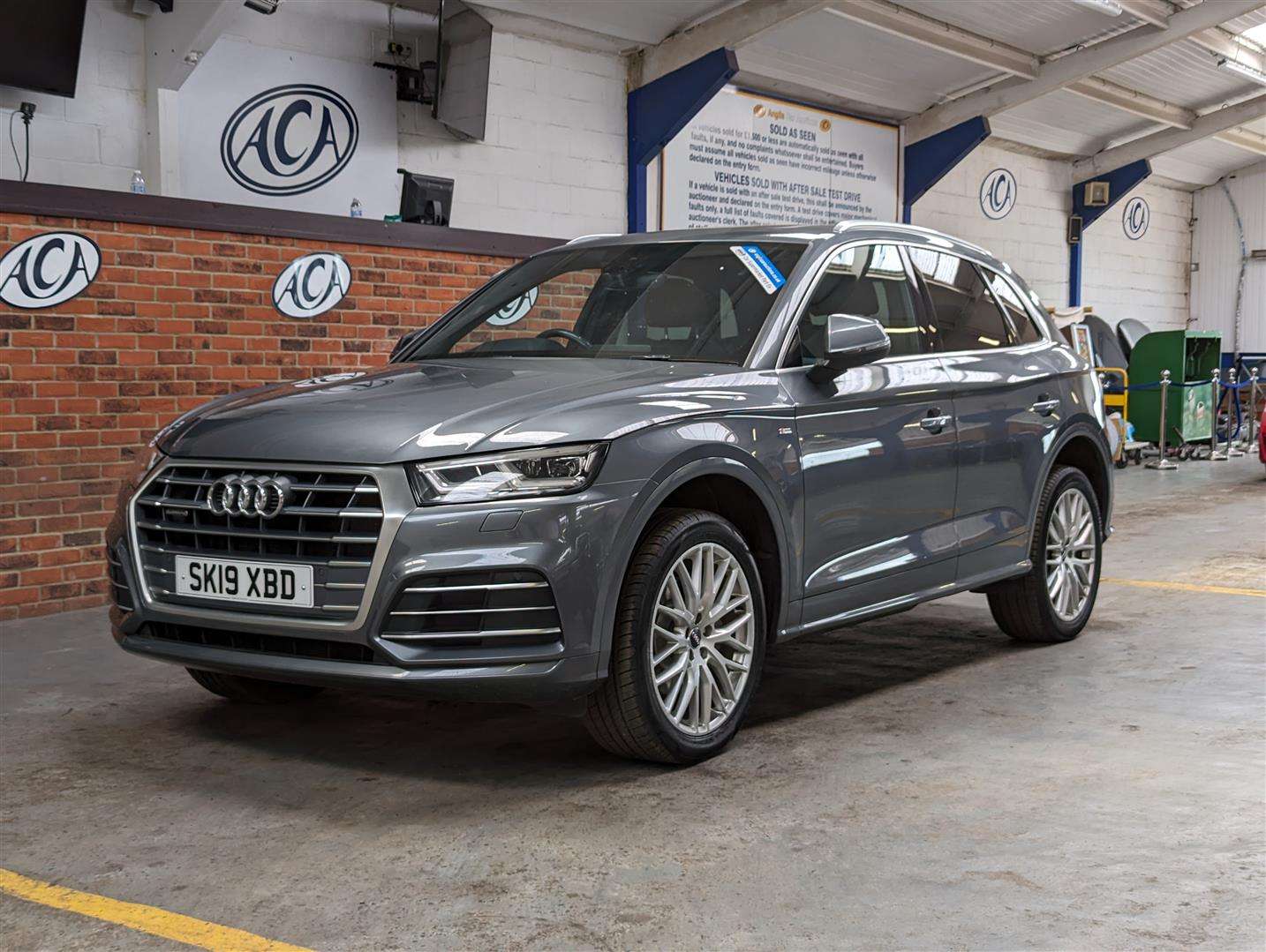 <p>2019 AUDI Q5 S LINE 40 TDI QUATTRO</p>