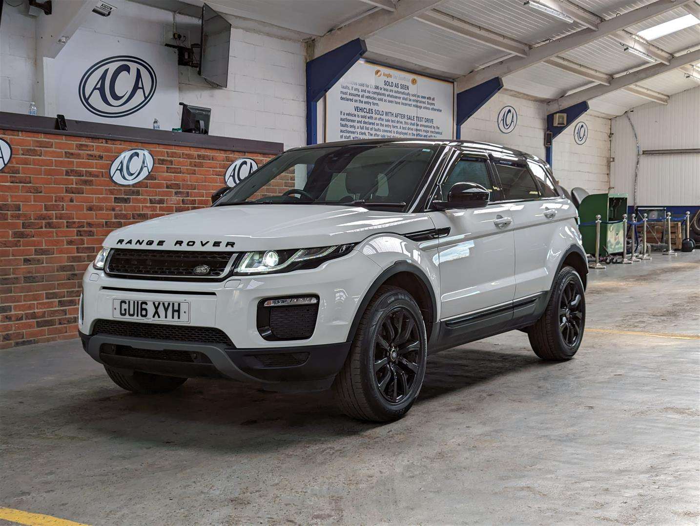 <p>2016 LAND ROVER RANGE ROVER EVOQUE SE TEC</p>