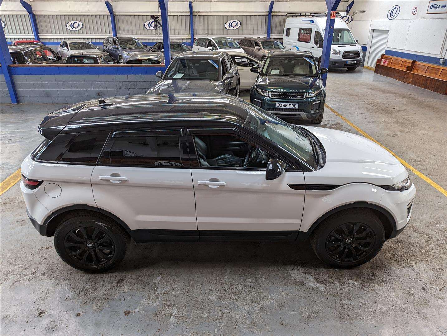 <p>2016 LAND ROVER RANGE ROVER EVOQUE SE TEC</p>