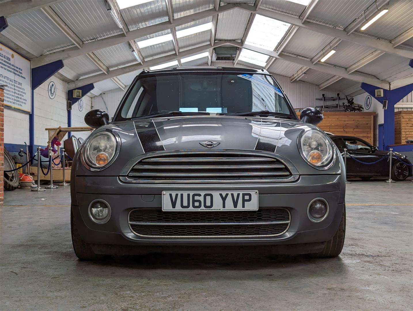 <p>2010 MINI COOPER GRAPHITE CLUBMAN D</p>