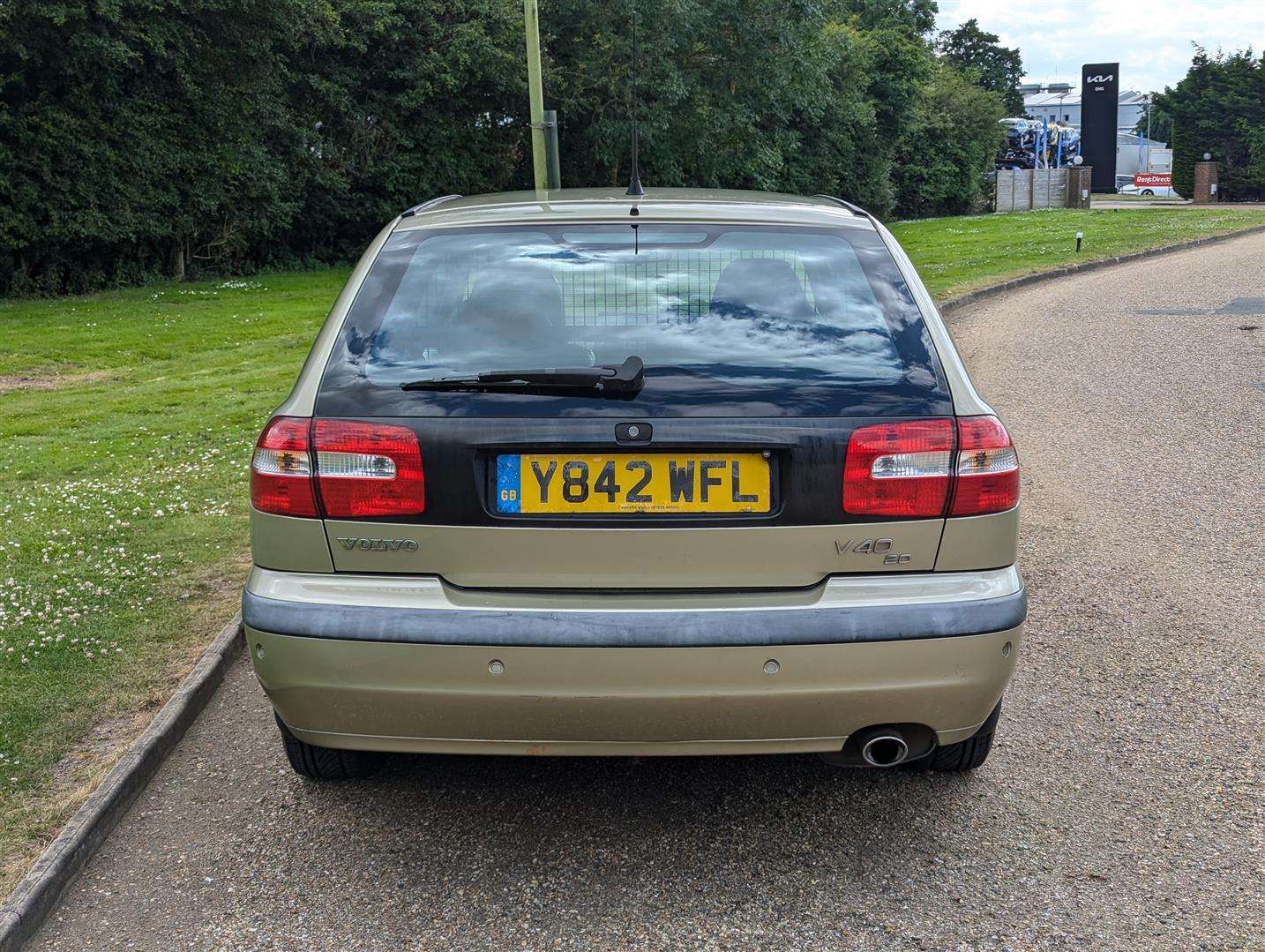 <p>2001 VOLVO V40 SE AUTO</p>