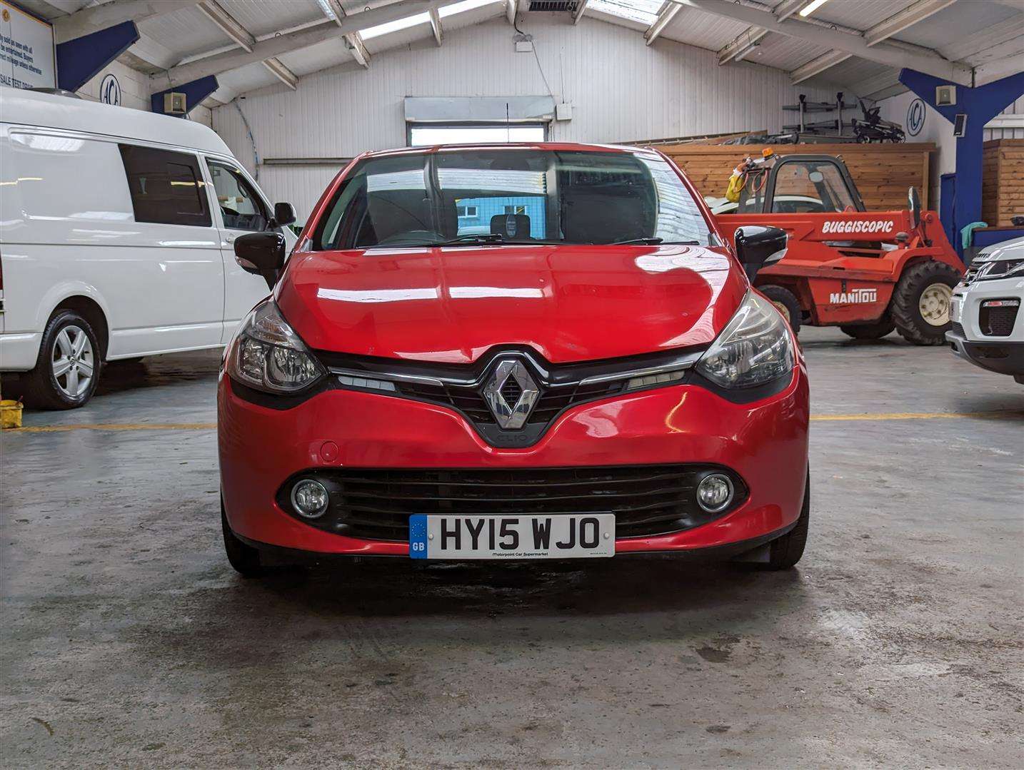 <p>2015 RENAULT CLIO DYNAMIQUE MEDIANAV</p>