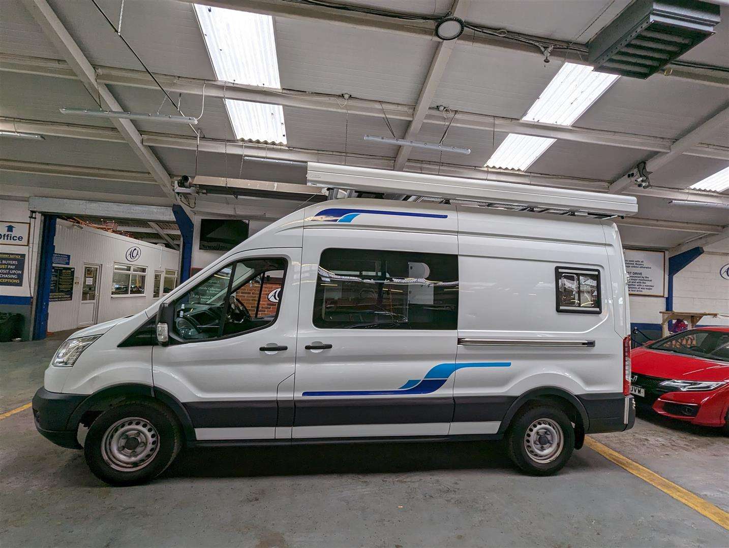 <p>2015 FORD TRANSIT 350 DAY VAN</p>