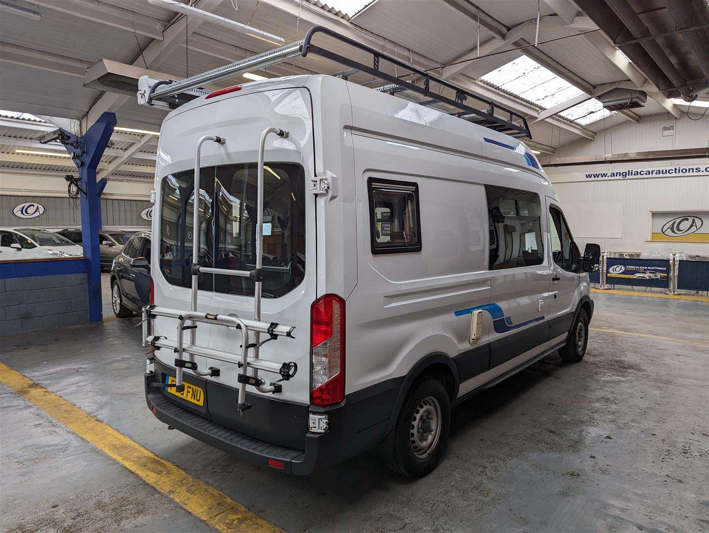 <p>2015 FORD TRANSIT 350 DAY VAN</p>