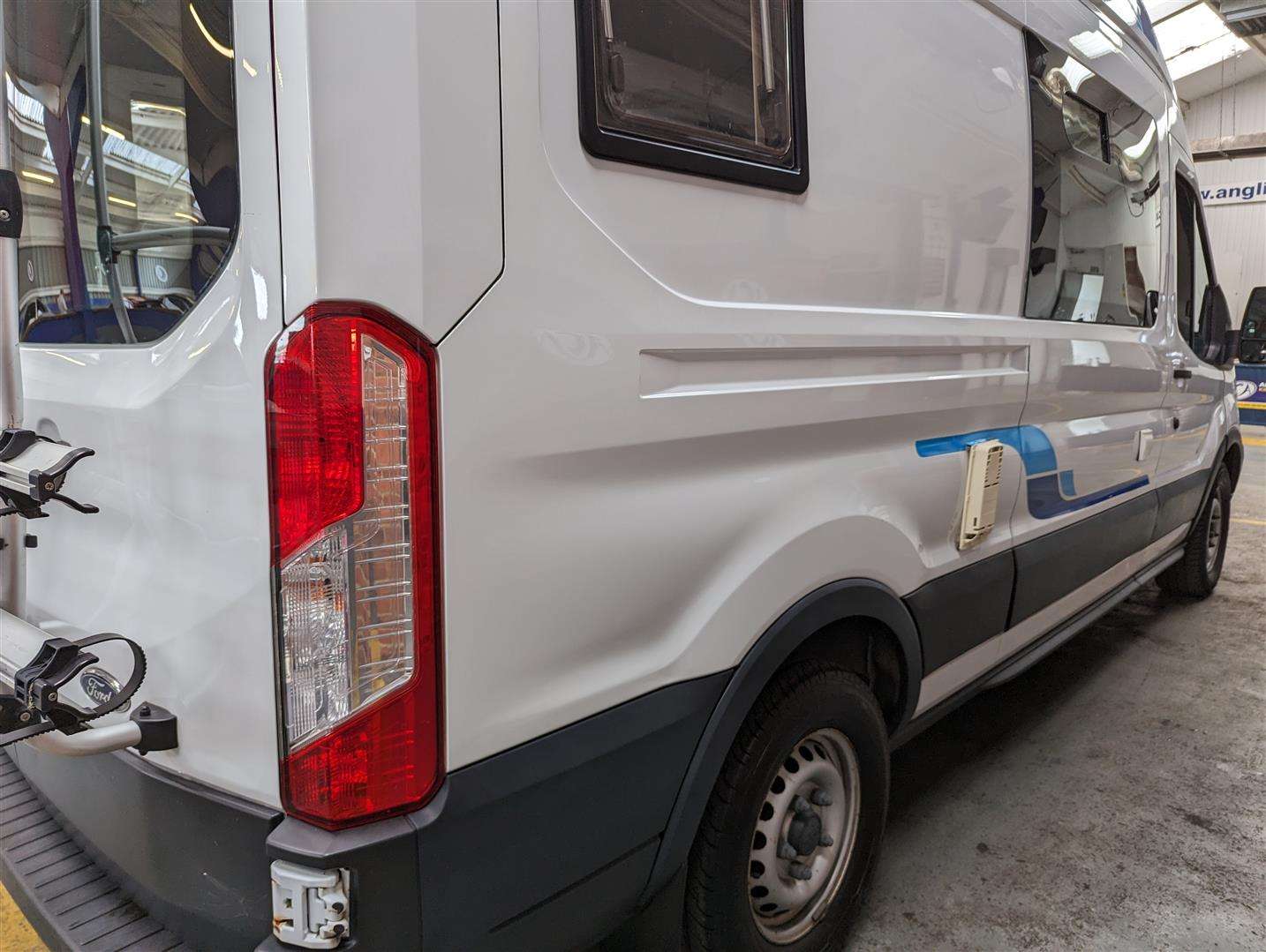 <p>2015 FORD TRANSIT 350 DAY VAN</p>