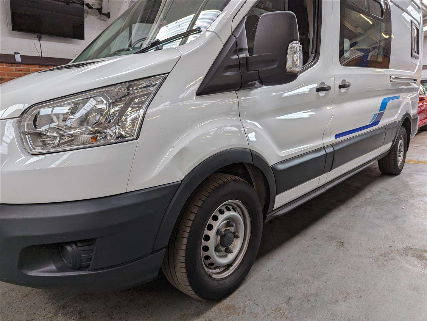 <p>2015 FORD TRANSIT 350 DAY VAN</p>