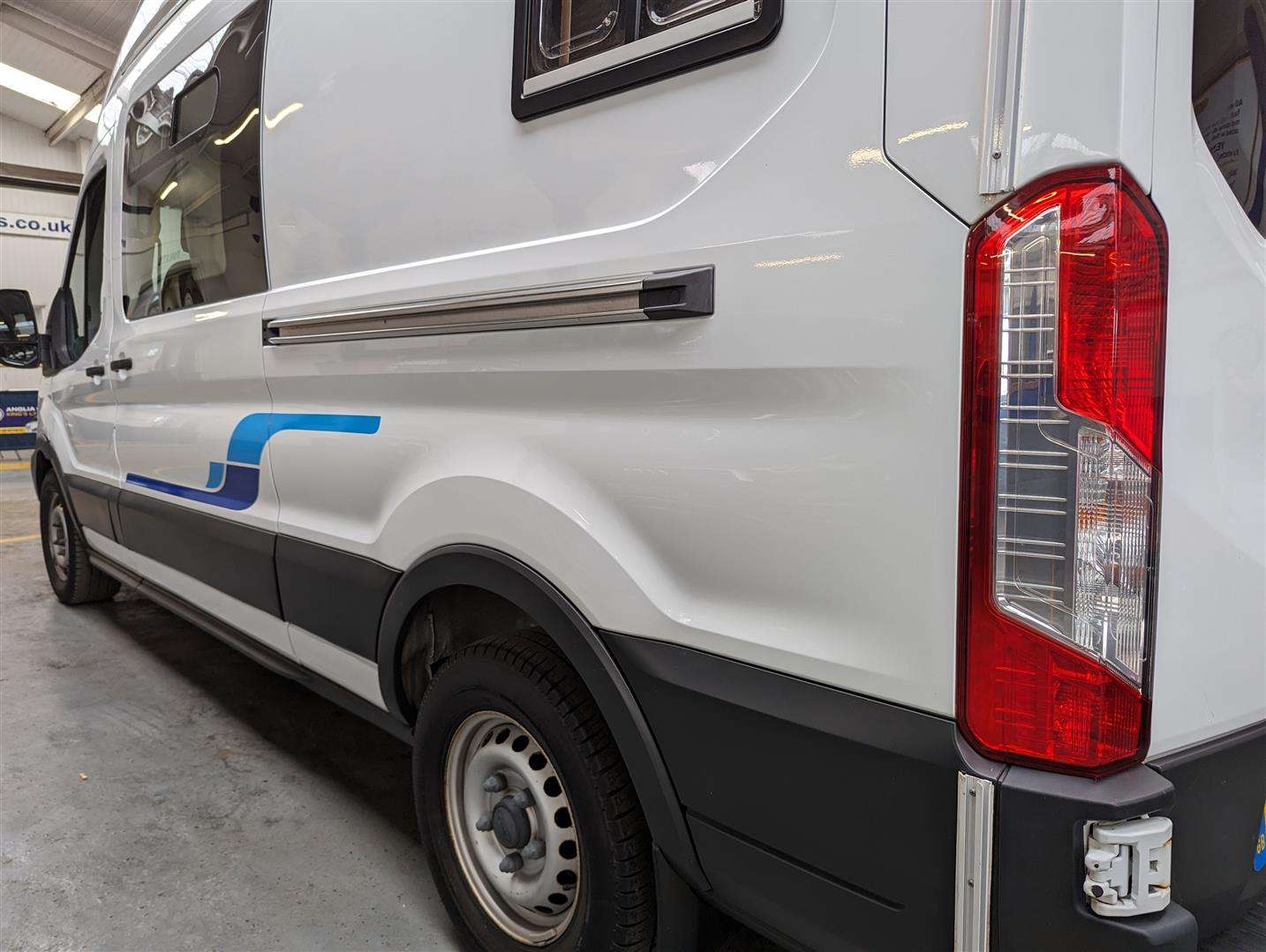 <p>2015 FORD TRANSIT 350 DAY VAN</p>