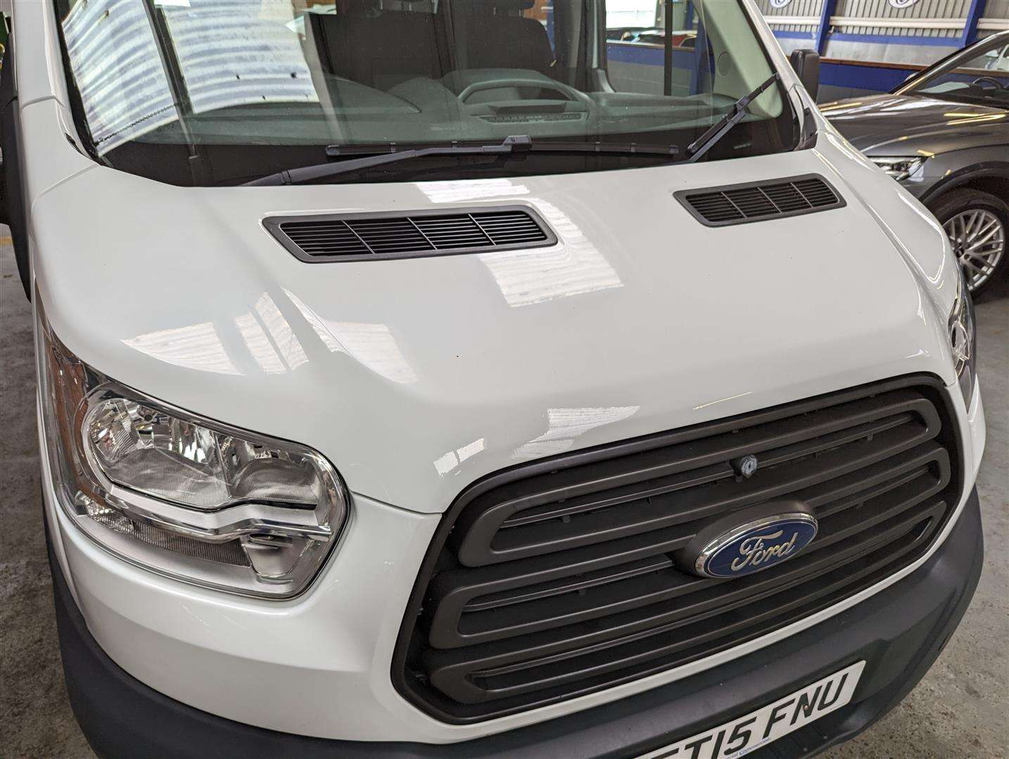 <p>2015 FORD TRANSIT 350 DAY VAN</p>